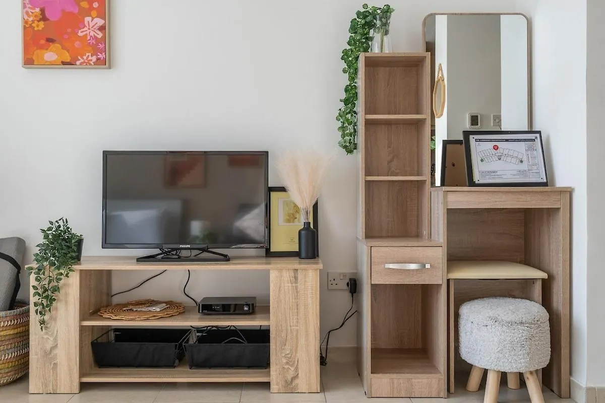 Trendy Studio With Fitted Kitchen In Discovery Gardens Dubai Apartment