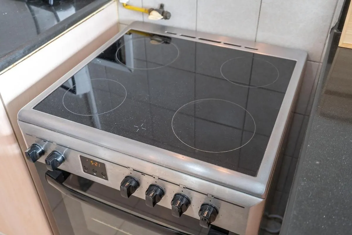 Trendy Studio With Fitted Kitchen In Discovery Gardens Dubai 0*,  United Arab Emirates
