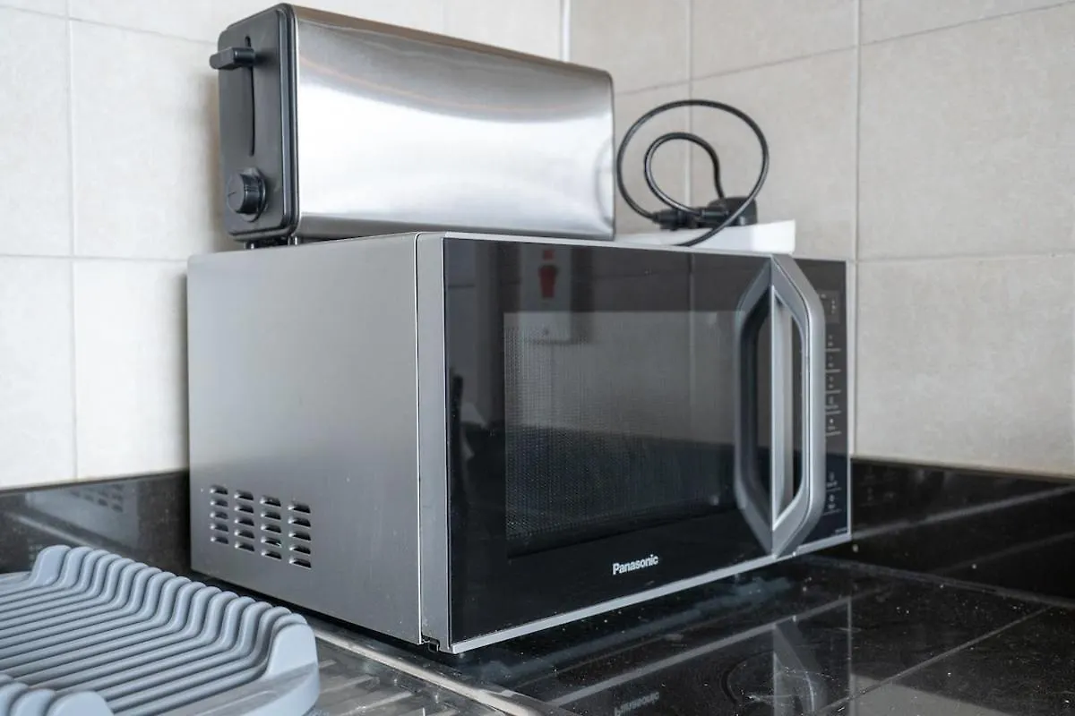 Trendy Studio With Fitted Kitchen In Discovery Gardens Dubai 0*,