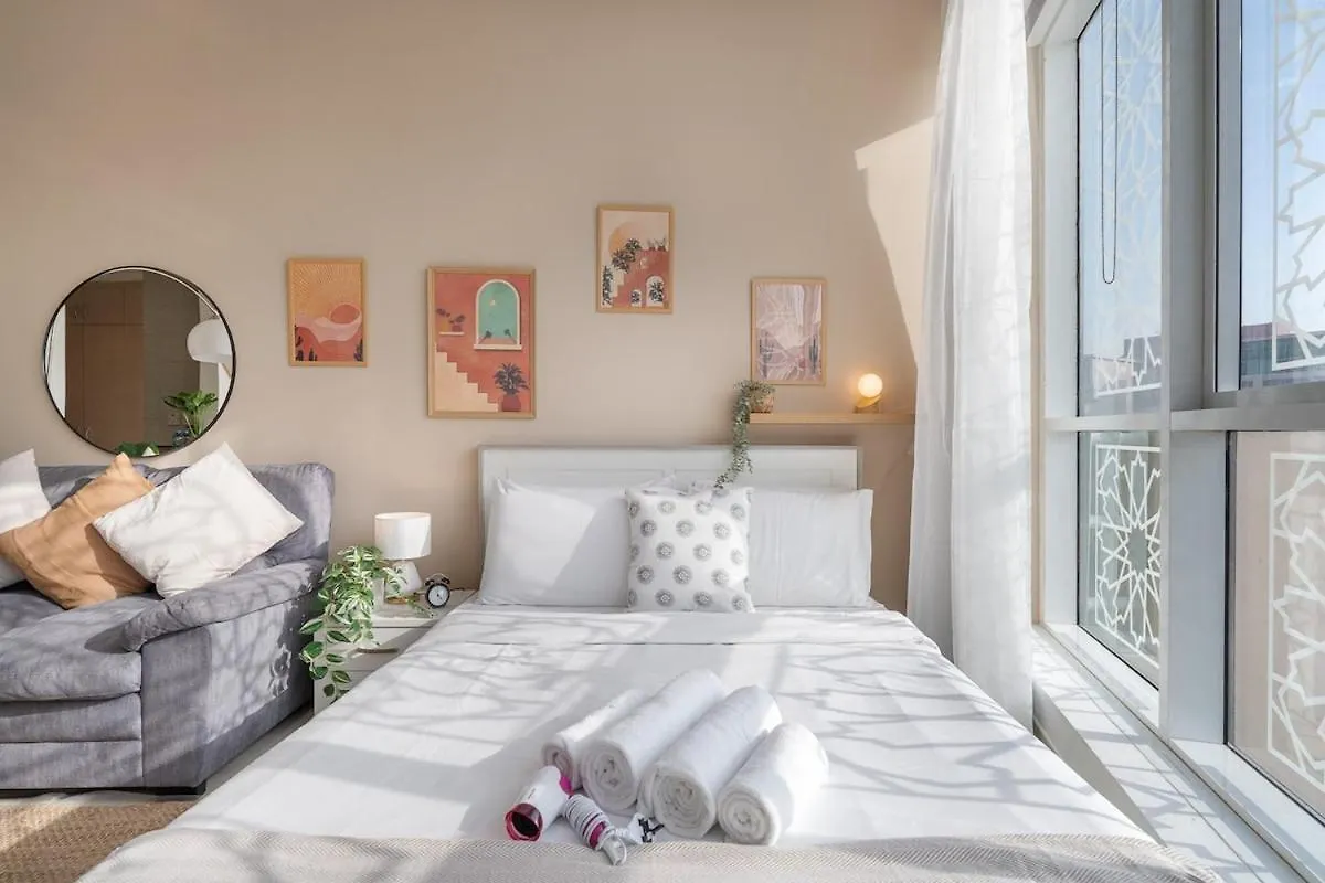 Trendy Studio With Fitted Kitchen In Discovery Gardens Dubai United Arab Emirates