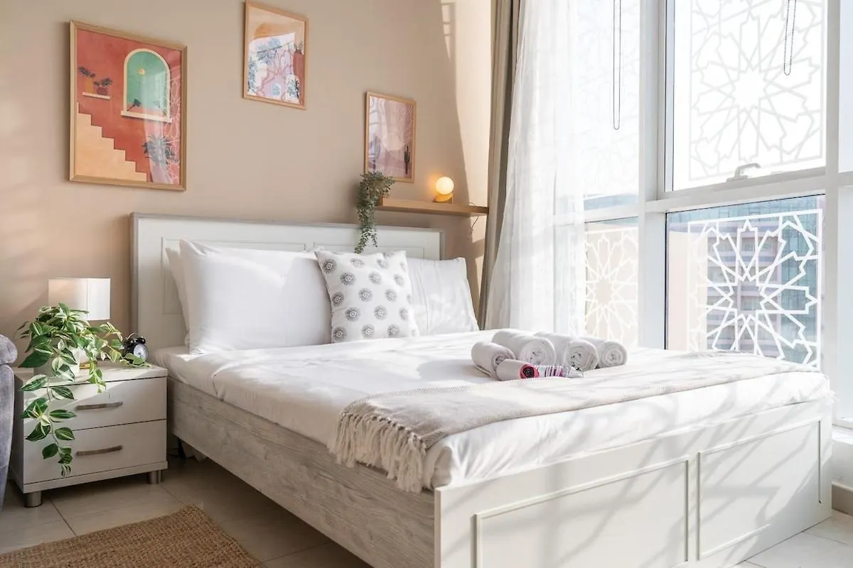 Trendy Studio With Fitted Kitchen In Discovery Gardens Dubai United Arab Emirates