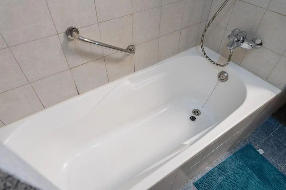 Trendy Studio With Fitted Kitchen In Discovery Gardens Dubai Apartment